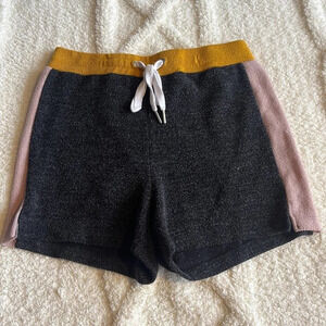 Off Duty Shorts Small